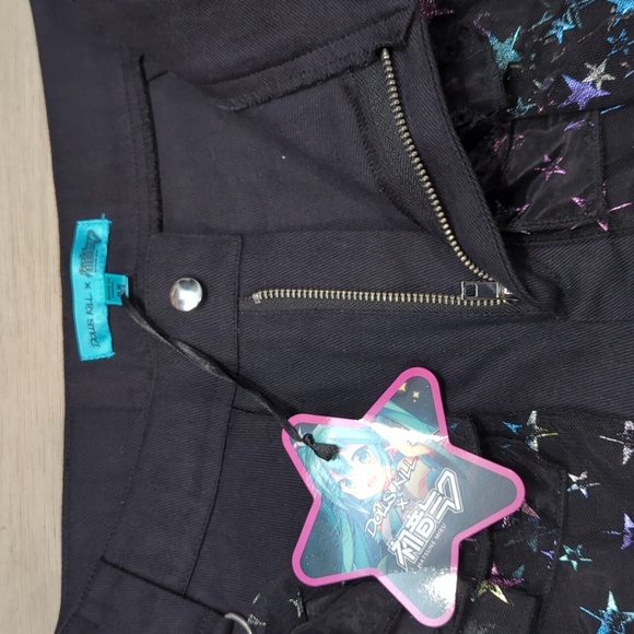 Dolls Kill Hatsune Miku Shorts - Picture 3 of 13